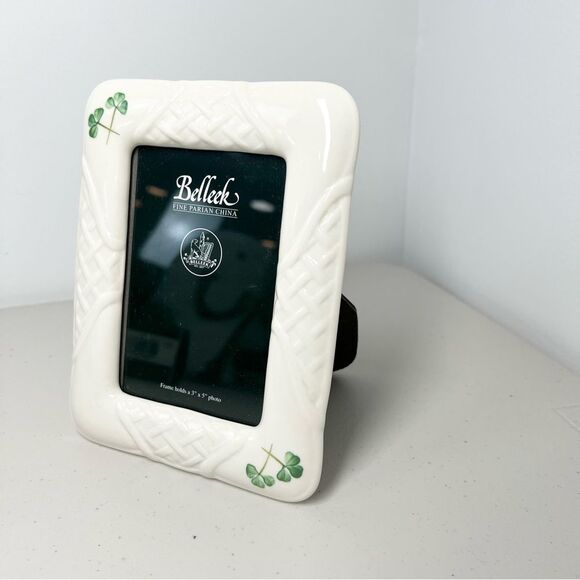 NIB Belleek Shamrock Trellis 3”x5” Parian China Made In Ireland Picture Frame - Picture 3 of 11
